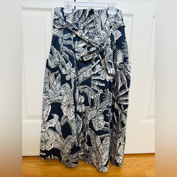 Beautiful Zara skirt with pockets size M - Picture 2 of 2